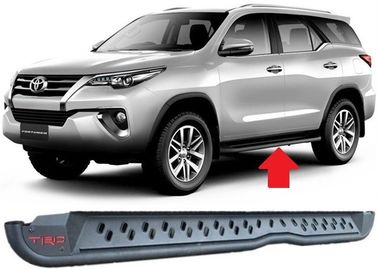 China El paso lateral de acero 2018 de Toyota Fortuner 2016 obstruye piezas de recambio del estilo de TRD proveedor