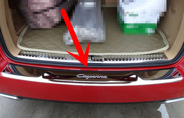 China Placas del travesaño de la puerta del acero inoxidable/pedal posterior original externo para Porsche Cayenne proveedor