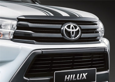 China Toyota New Hilux Revo 2015 2016 OE piezas de repuesto Parrilla frontal cromada y negra proveedor