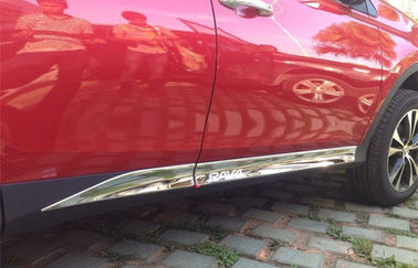 China Las piezas autos del ajuste del cuerpo de Toyota RAV4 2013, cromo de la puerta lateral más bajo adornan proveedor