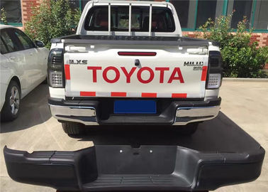 Un buen precio. Paso del parachoques trasero de estilo OE para Toyota Hilux Revo 2015 2016 en línea