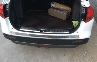 Un buen precio. Acero inoxidable interior y exterior de la puerta trasera de la placa scuff para Suzuki Vitara 2015 en línea