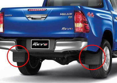 Un buen precio. TOYOTA Hilux Revo 2015 2016 2017 Protectores de barro para automóviles Flaps / Protectores de salpicaduras de estilo OE en línea