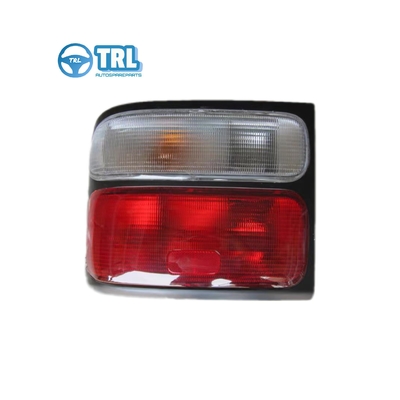 Un buen precio. Número de pieza 8156036330 Toyota Coaster Casilla de la lámpara delantera trasera de plástico 8155436260 en línea