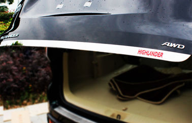 Un buen precio. Highlander Kluger 2014 2015 piezas de ajuste de carrocería, puerta trasera de acero inoxidable guarnición inferior en línea
